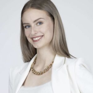 https://www.tierarztpraxis-kuester.de/wp-content/uploads/2023/09/Bild-Alina-2-300x300.jpg