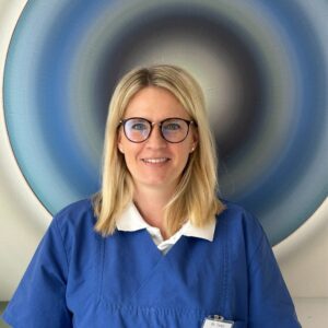 https://www.tierarztpraxis-kuester.de/wp-content/uploads/2025/05/Tanja-Alexander-Website-2-scaled-300x300.jpeg